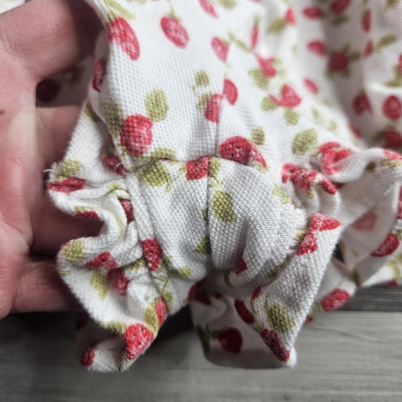 Polo Ralph Lauren Big Girl's Strawberry Print Romper Size 6 - Picture 4 of 7